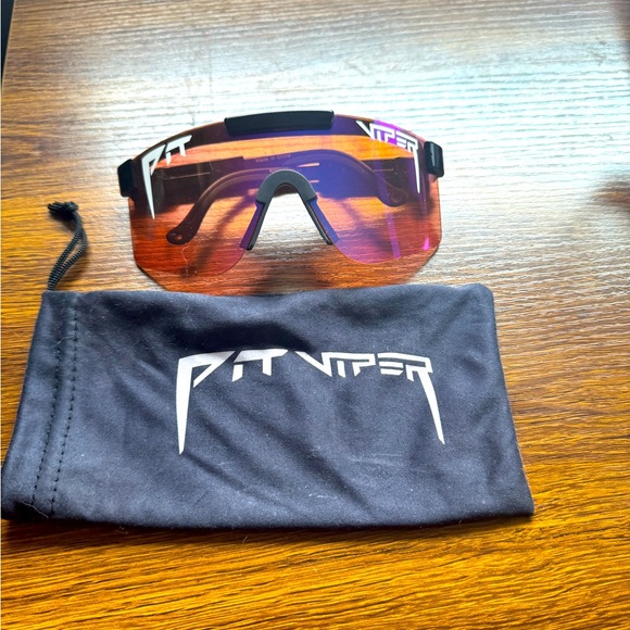 Purple to Gold Pit Vipers - Picture 3 of 5